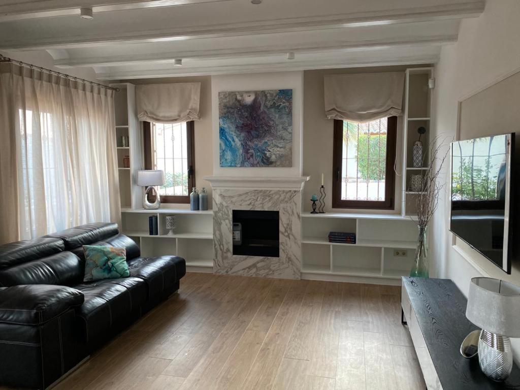 The Best Holiday Villa Калпе Екстериор снимка