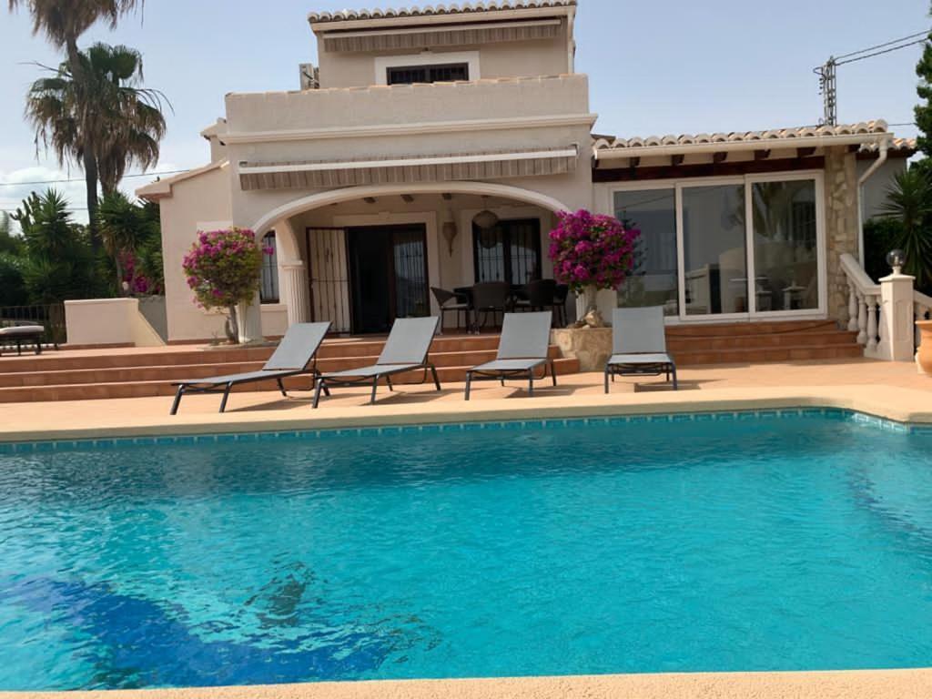 The Best Holiday Villa Калпе Екстериор снимка